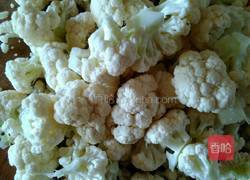 素炒菜花的做法图解1