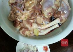 冬菇木耳蒸鲜鸡的做法图解1