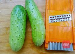 凉拌酸辣黄瓜的做法图解1