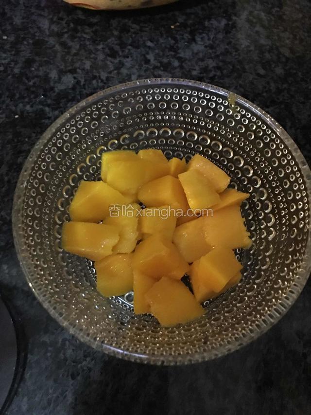 中间成方形的留着装饰用