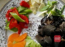 莴笋木耳炒肉片的做法图解2