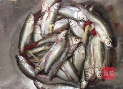 香酥小鱼的做法图解1