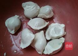 韭菜猪肉煎饺的做法图解1