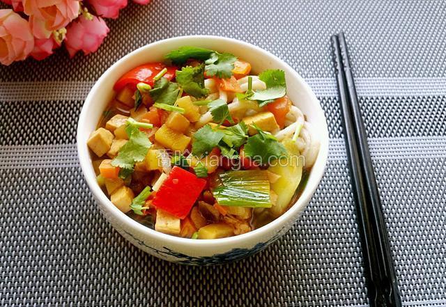 五彩时蔬荞麦面