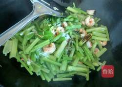 芹菜炒虾仁的做法图解10