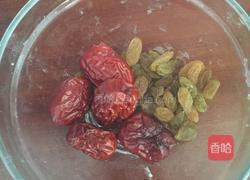 枣香提子蒸蛋糕的做法图解2