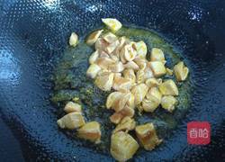 黄瓜木耳炒鸡丁的做法图解3