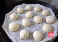 Illustration of how to make white flour steamed buns 6