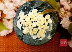 桃胶银耳莲子糖水的做法图解2