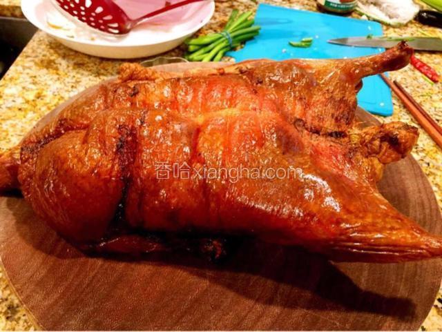 两个小时，文一烤鸭出炉，流口水啊！生活在大美帝，长了一爱国胃！