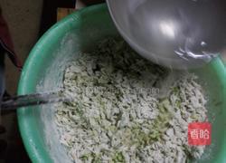 槐花煎饼的做法图解3