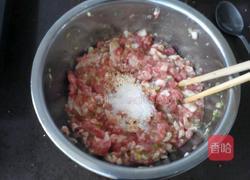 荠菜猪肉丸子海鲜汤的做法图解4