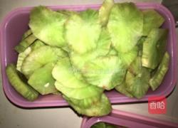 莴笋腊肠的做法图解2