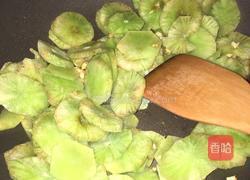 莴笋腊肠的做法图解4