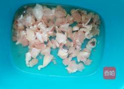 豌豆炒鸡块的做法图解1