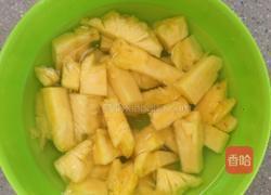 菠萝果酱的做法图解1