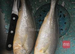 雪菜笋丝黄鱼馄饨的做法图解1