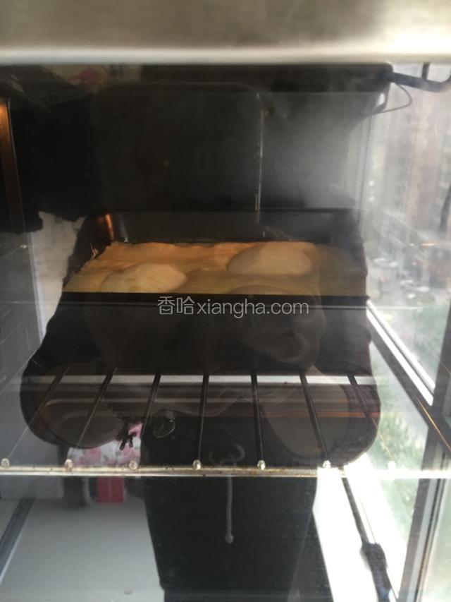 放入中下层30分钟即可。