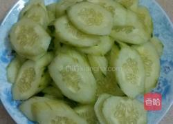 蒜末黄瓜的做法图解1