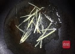 鲈鱼酸菜汤的做法图解4