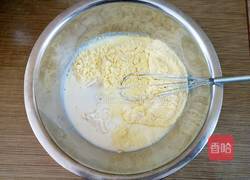 牛奶鸡蛋玉米饼的做法图解2