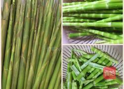 水竹笋炒腊肠的做法图解1