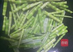 水竹笋炒腊肠的做法图解6