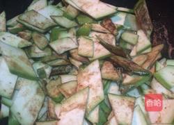 花生油焖青茄子的做法图解4