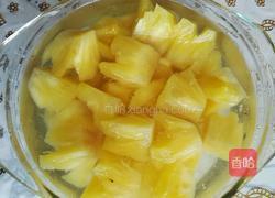菠萝咕噜肉的做法图解1