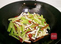 芹菜炒香干的做法图解7