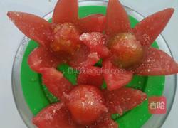 西红柿洒白糖的做法图解2