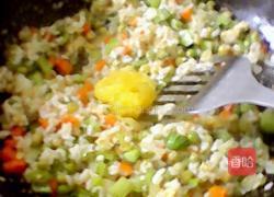 菠蘿炒飯的做法图解8