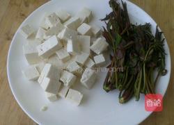 椿芽拌豆腐的做法图解1