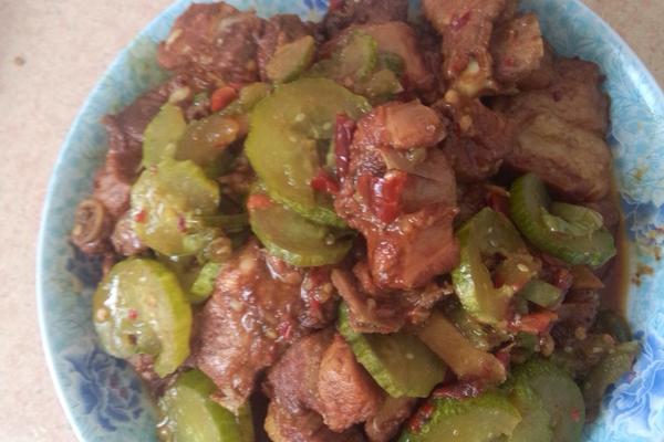 排骨炒本地黄瓜