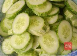 排骨炒本地黄瓜的做法图解5