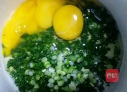 荠菜鸡蛋饼的做法图解4