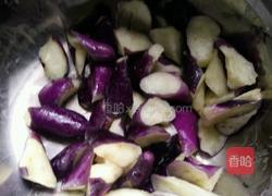 油焖茄子的做法图解1
