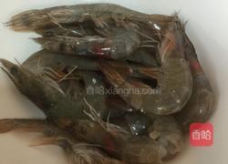 蚝油大虾的做法图解1