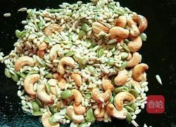 什锦坚果炒的做法图解3