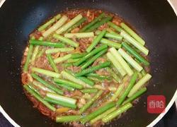 虾仁蒜苔杂炒的做法图解6