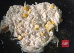 玉米萝卜丝饼的做法图解4
