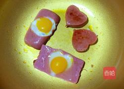 爱心鸡蛋火腿的做法图解3