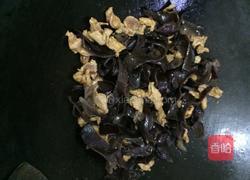 木耳炒瘦肉的做法图解7