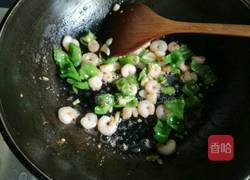 青椒炒虾仁的做法图解5