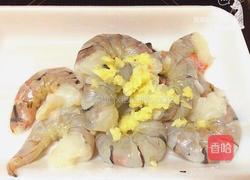 蚝油蟹味菇韭菜炒虾仁的做法图解2