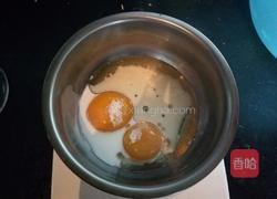 草莓蛋糕卷的做法图解1