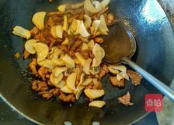 蒜苔杏鲍菇炒肉的做法图解3