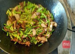 蒜苔杏鲍菇炒肉的做法图解4