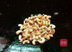 百合芹菜腰果炒虾仁的做法图解3