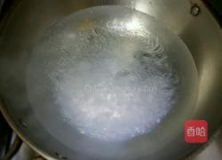 裙边拌粉丝菠菜的做法图解1